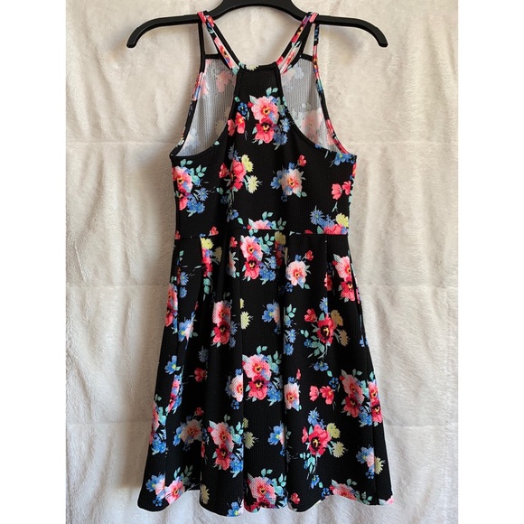 Bright Floral Dress - Picture 4 of 7